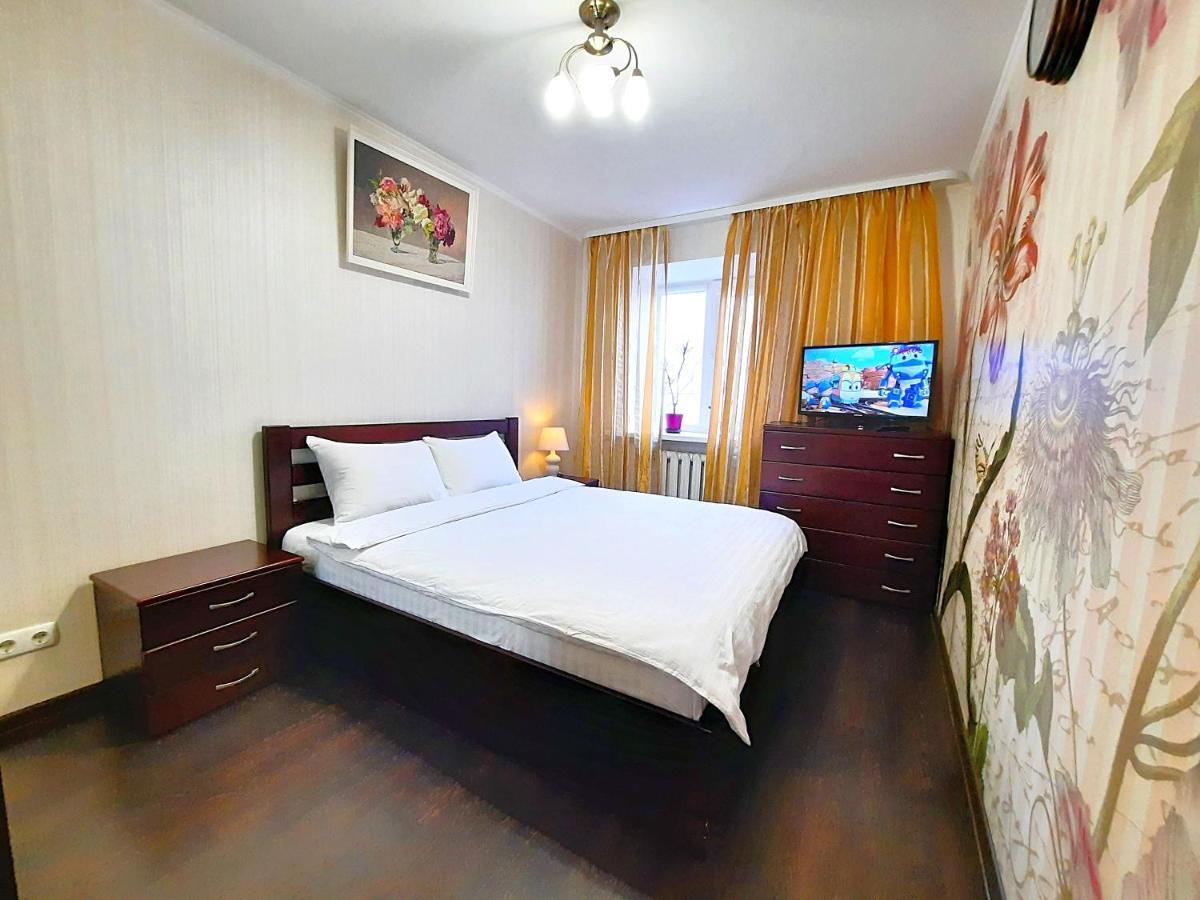 Ботанік Це 3 Кімнатна Квартира Подобово У Центрі Полтави Мережа Alex Apartments Безконтактне Заселення 24-7 Документи Для Відряджень Poltava Exterior foto